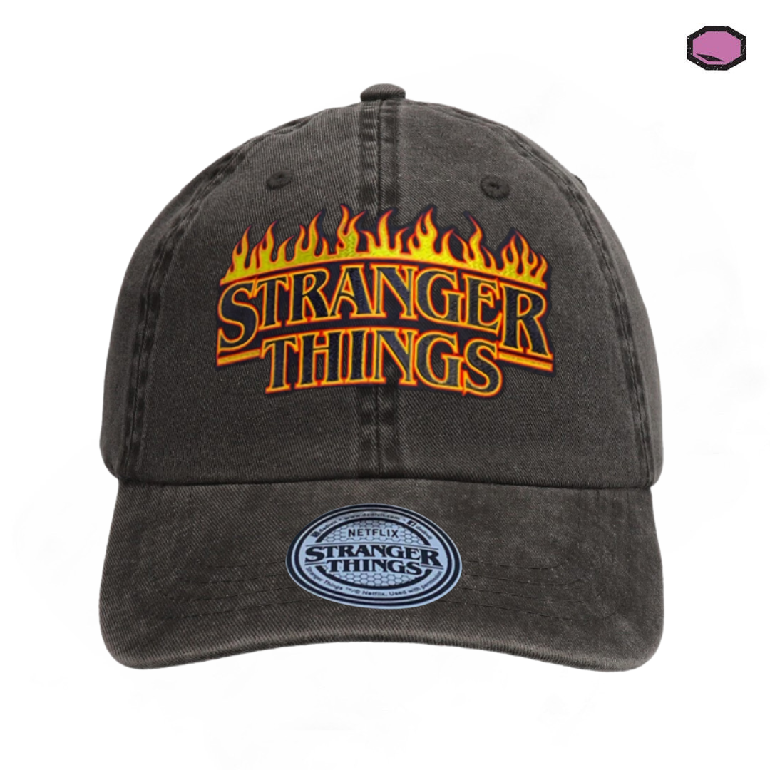 Gorra Stranger Things “Burning Logo” Gris Vintage