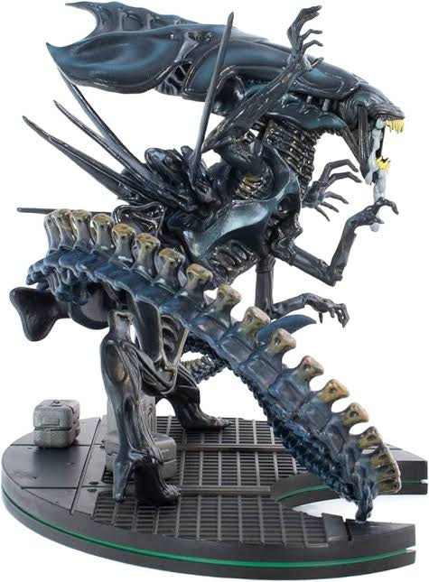 Aliens Q Fig Max “Alien Queen” Elite Diorama