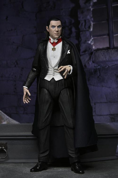 NECA Universal Monsters Ultimate Dracula (Transylvania) Full Color Version