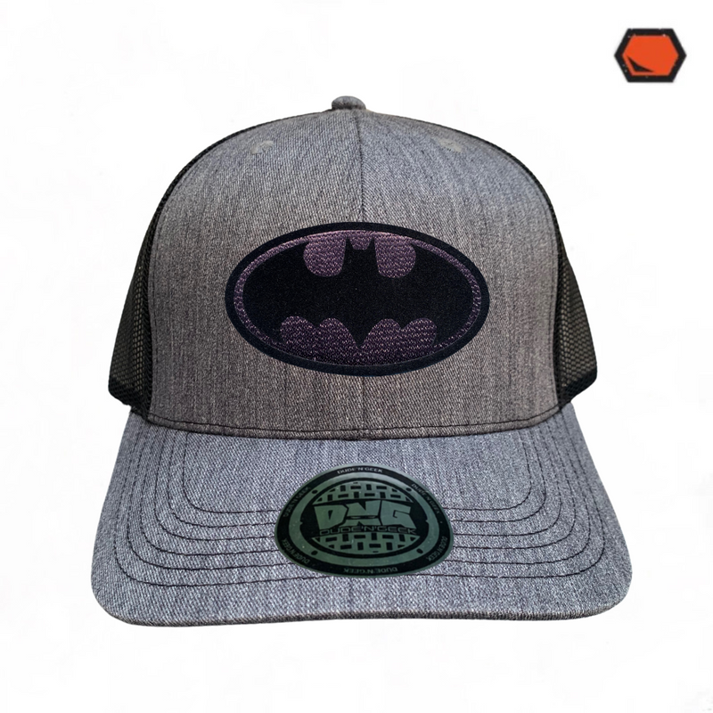 Gorra DC Comics Batman “Black & Black” Logo Gris-Negra Premium Trucker