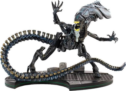 Aliens Q Fig Max “Alien Queen” Elite Diorama