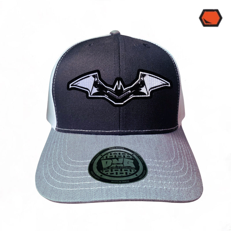 Gorra DC Comics Batman “Black & White Batarang” Tricolor Premium Trucker