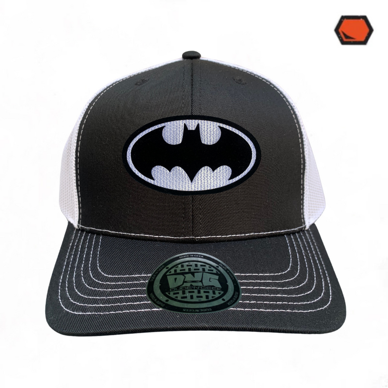 Gorra DC Comics Batman “Black & White” Logo Negra-Blanca Premium Trucker