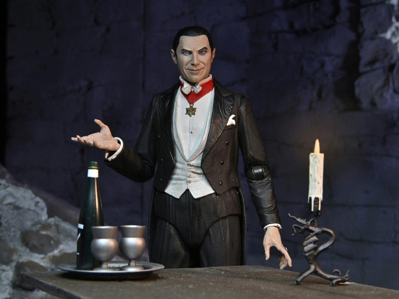 NECA Universal Monsters Ultimate Dracula (Transylvania) Full Color Version