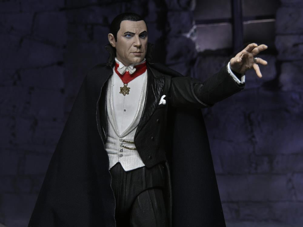 NECA Universal Monsters Ultimate Dracula (Transylvania) Full Color Version