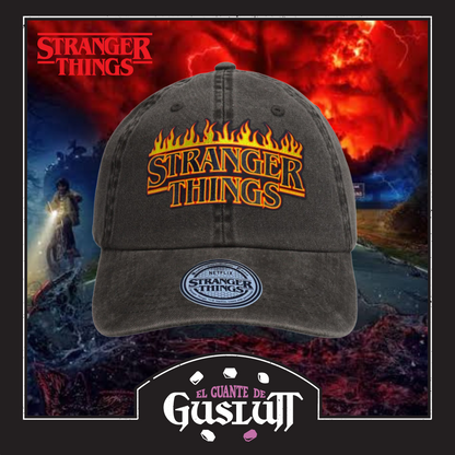 Gorra Stranger Things “Burning Logo” Gris Vintage