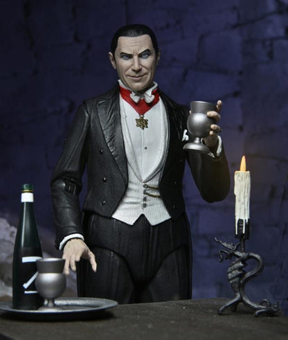 NECA Universal Monsters Ultimate Dracula (Transylvania) Full Color Version