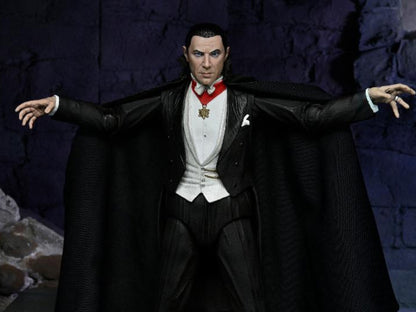 NECA Universal Monsters Ultimate Dracula (Transylvania) Full Color Version