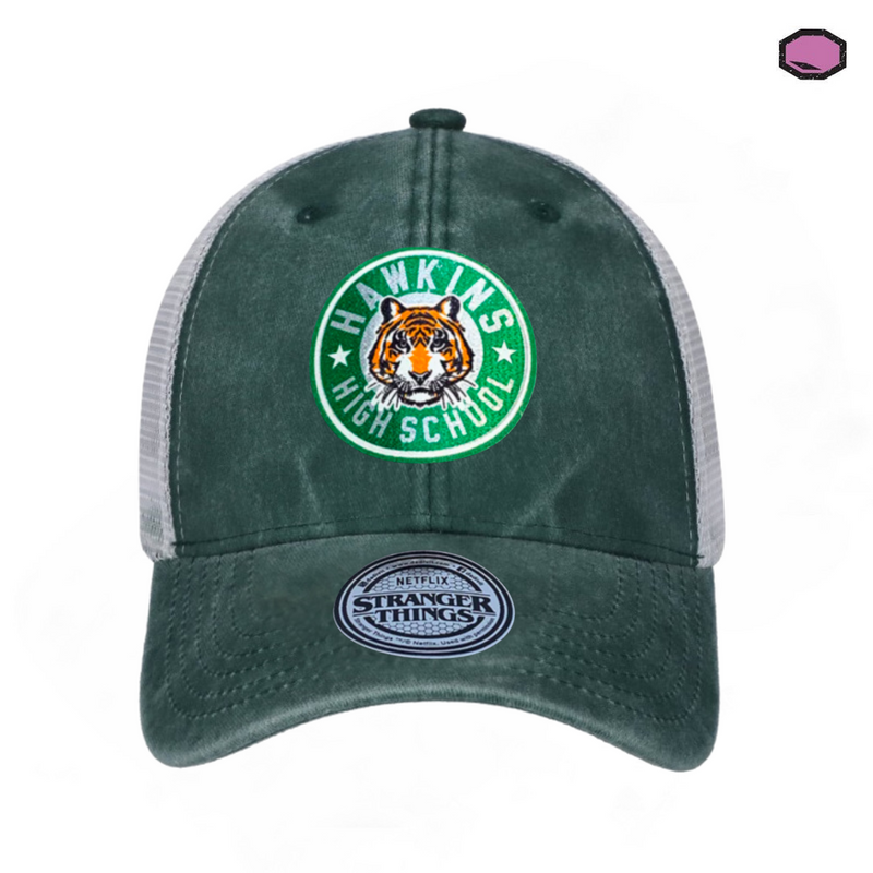 Gorra Stranger Things “Hawkins High School” Verde-Blanca Trucker