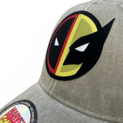 Gorra Marvel “Deadpool & Wolverine” Beige-Blanca Trucker