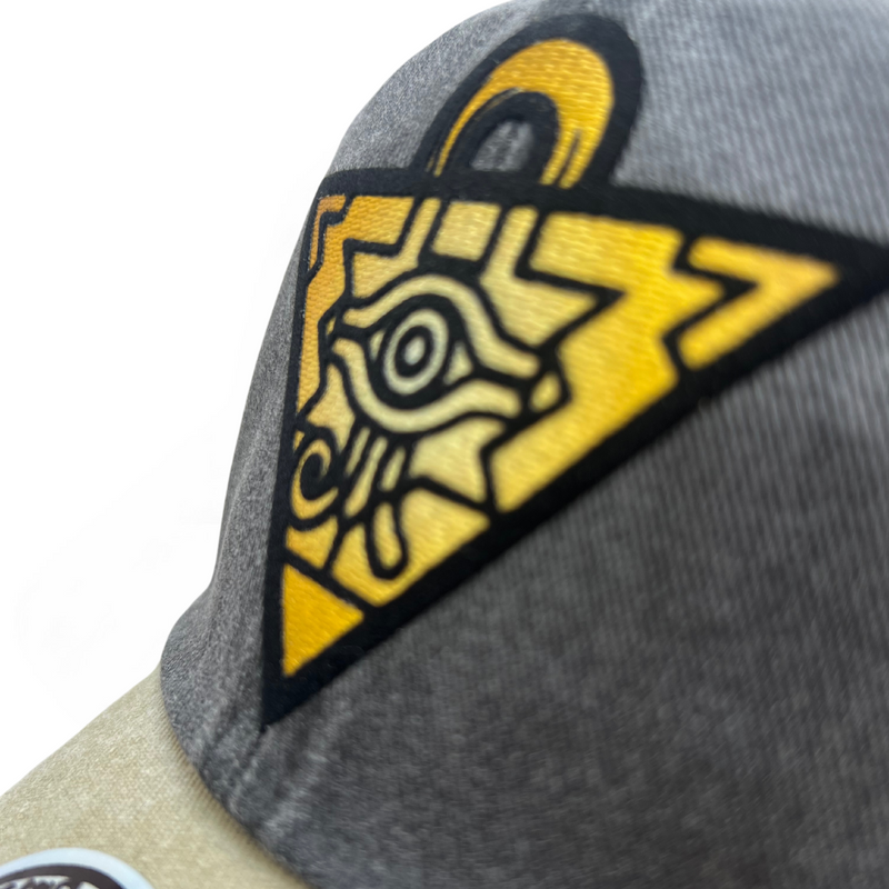 Gorra Yu-Gi-Oh! “Millenium Puzzle” Gris-Beige Vintage