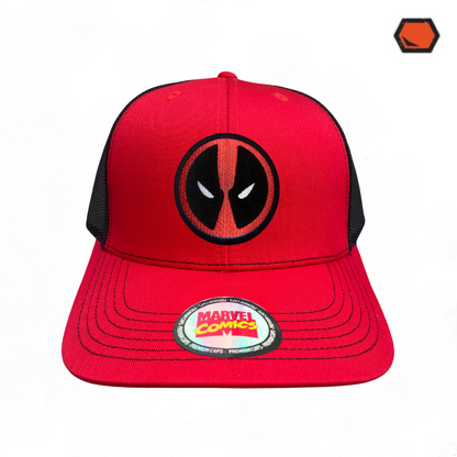 Gorra Marvel “Deadpool” Roja-Negra Premium Trucker