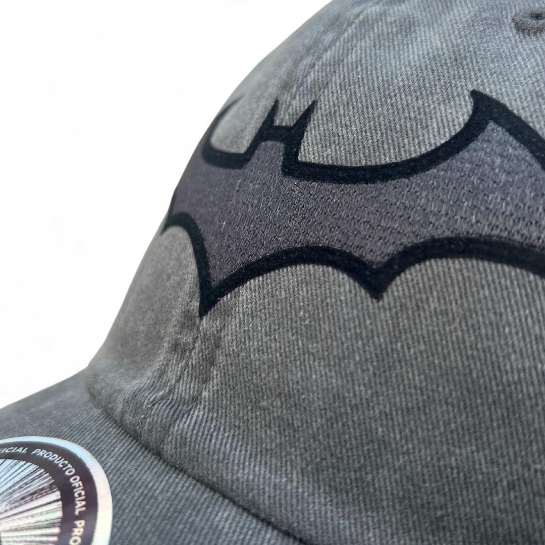 Gorra DC Comics Batman “Dark Knight” Gris Vintage