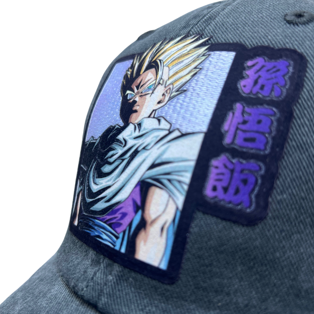 Gorra Dragon Ball Z “Son Gohan” Gris-Blanca Trucker