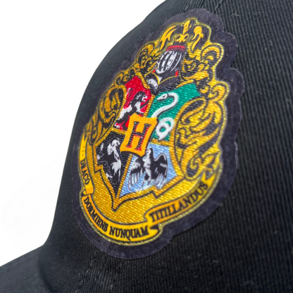 Gorra Harry Potter “Hogwarts School of Witchcraft and Wizardry Crest” Negra