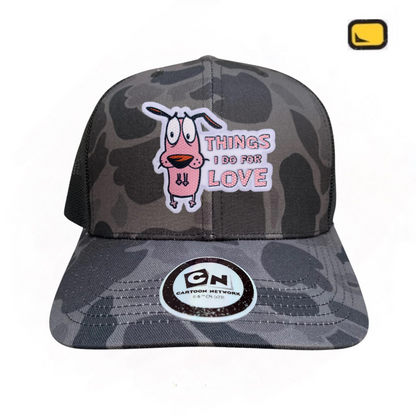 Gorra Cartoon Network Coraje el perro Cobarde “Things I Do For Love” Camo Premium Trucker