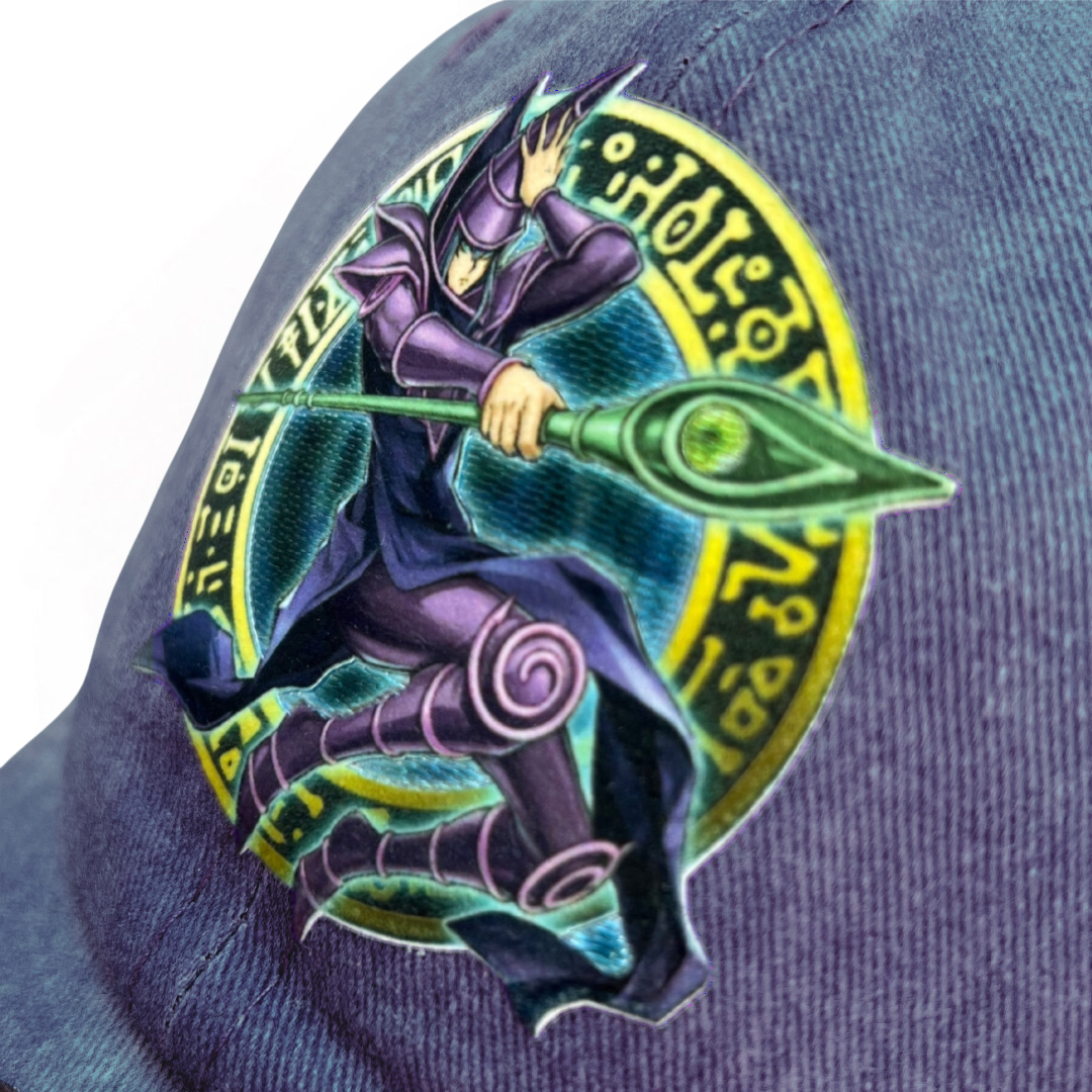 Gorra Yu-Gi-Oh! “Dark Magician” Morada Vintage