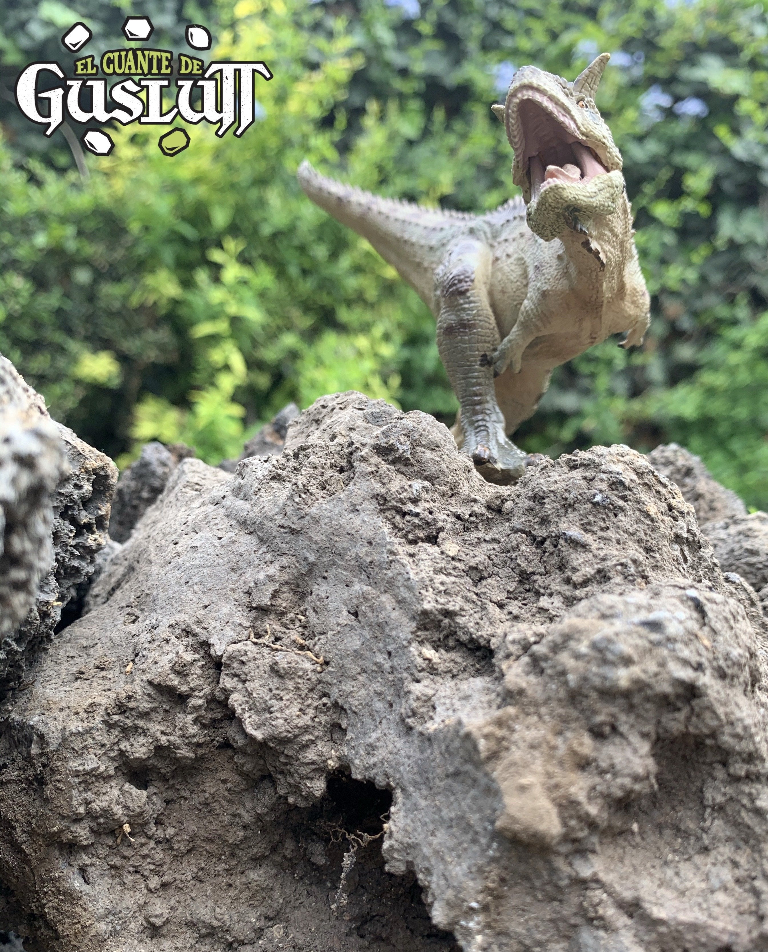 Papo Carnotaurus - El Guante de Guslutt