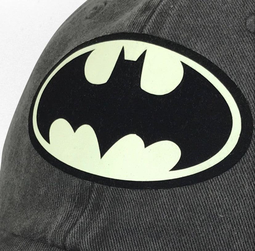 Gorra DC Comics Batman Logo “Glow in the Dark” Gris Vintage