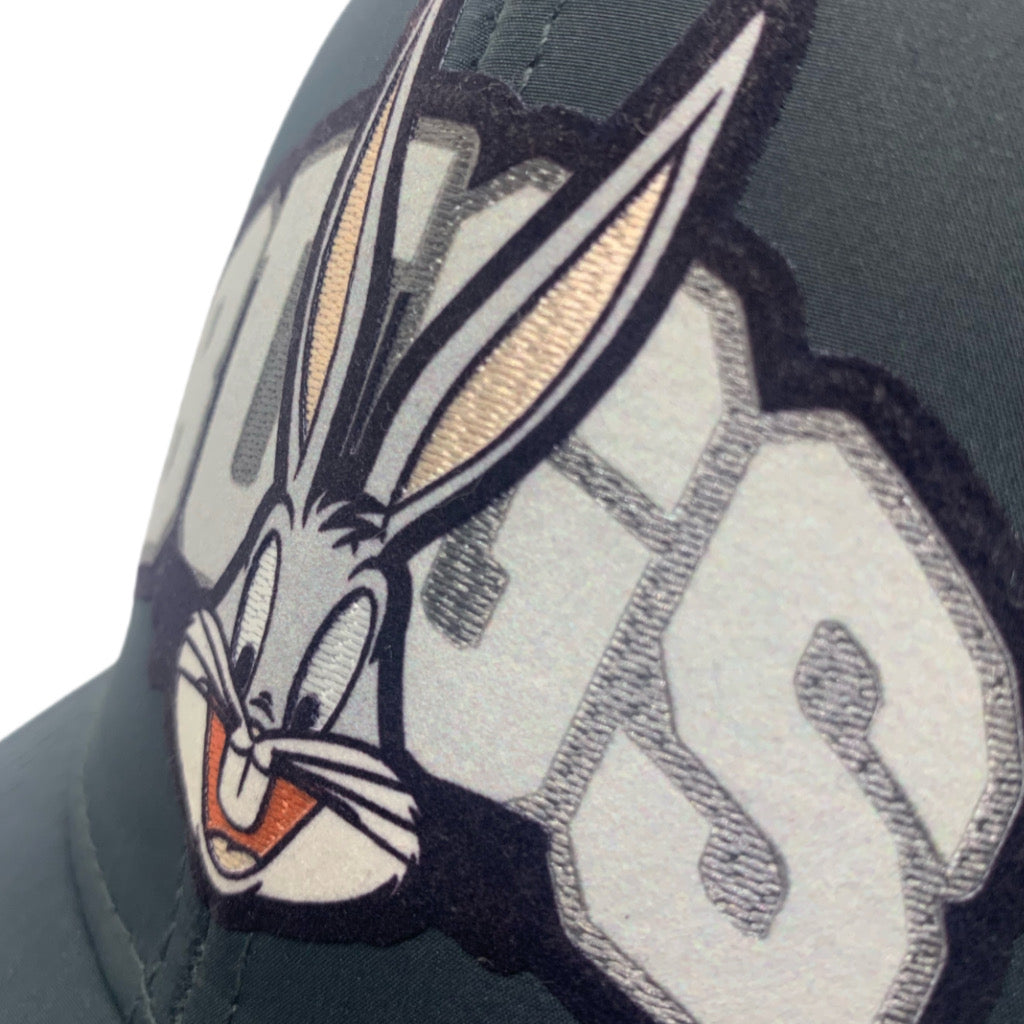 Gorra Looney Tunes Bugs Bunny Gris Oxford